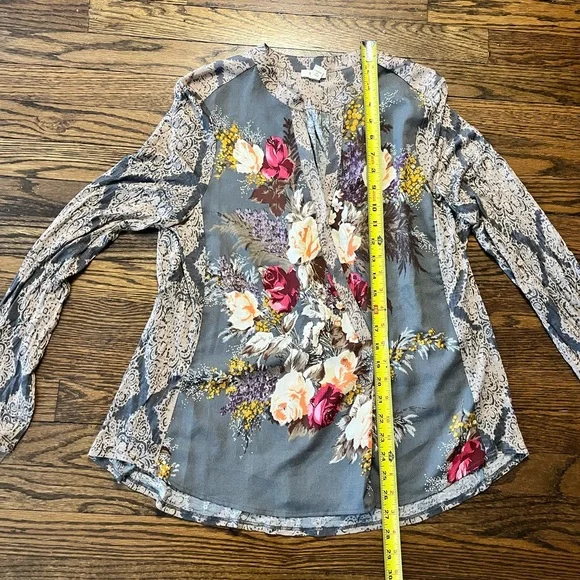Anthropologie Tiny Drape Front Floral Top Size L - Picture 4 of 12